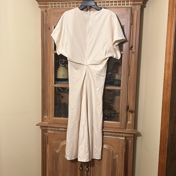 VANESSA BRUNO

Ecru Ariana Midi Dress - Picture 10 of 13